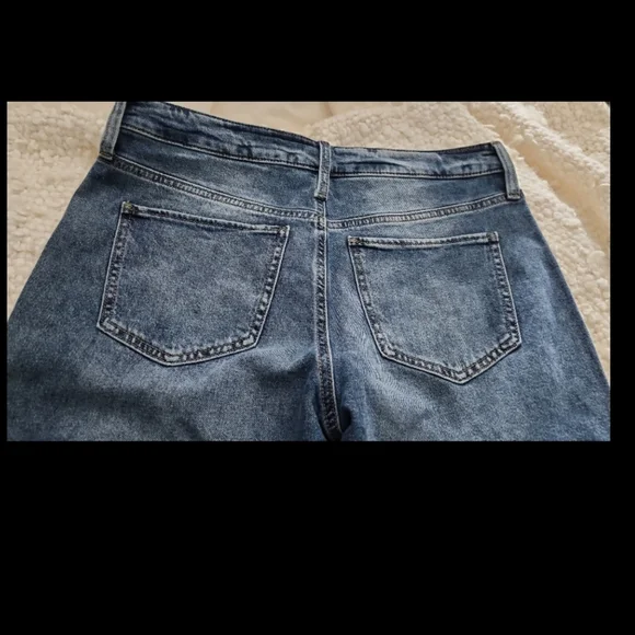 JUNIOR'S  HIGH RISE  MOM 👩 👖 - Picture 4 of 10